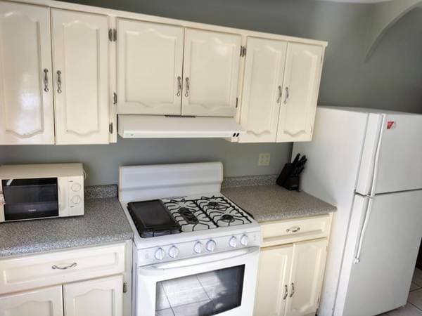 Apartment For Rent, 3 Bedrooms Villa Floresta - Image 2