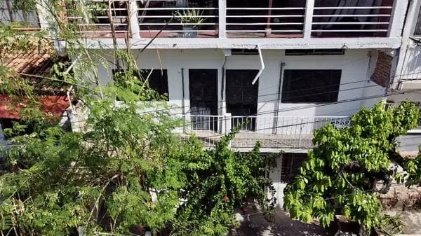 Multi-family Fixer Upper House 5 De Diciembre - Image 4