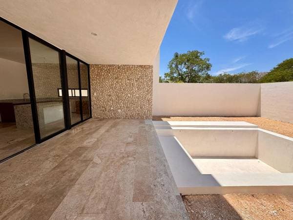 House for Sale in Dzityá, 3 bedrooms, pool, next to Col. Montreal - Image 4