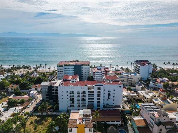 Bucerias '' Golden Zone '' 2 bedroom lock-off. $432,800. USD - Image 2