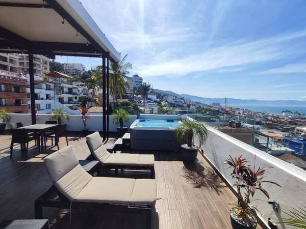 Peaceful Building in Great Location 1 Year Lease avail pet friendly