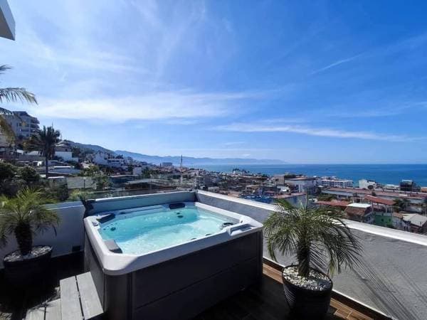 Peaceful Building in Great Location 1 Year Lease avail pet friendly - Image 2