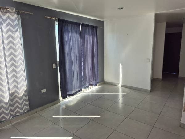 Modern Luxury Apartment, Clubhouse, Pool, Great Location, 24-Hour Security