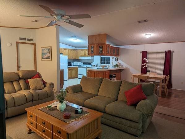 Family Style Living for Responsible Person - Image 2