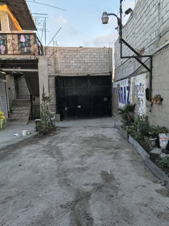 Corner house for sale, commercial or residential - Image 2