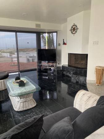 Beach Front House For Rent - Image 3