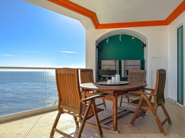 Coastal Getaway. Long-Term Condo, 9th Floor - Image 2