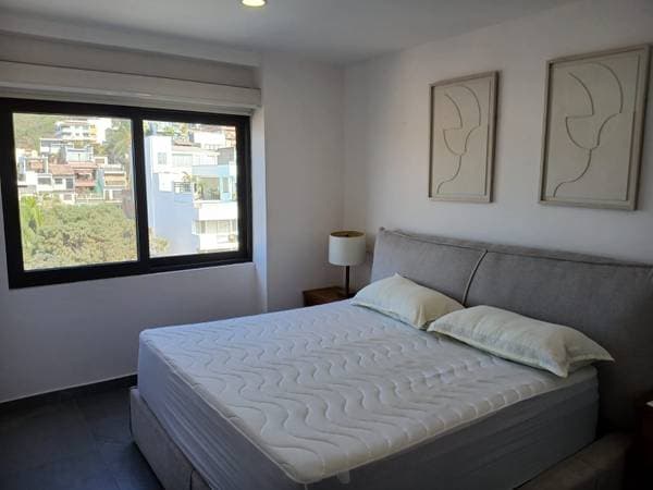 2 bedroom apt, furnish, short or longterm available in 5 de Dic. dtown - Image 2