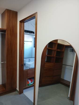 2 bedroom apt, furnish, short or longterm available in 5 de Dic. dtown - Image 5