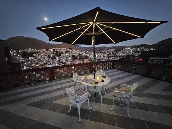 RENT home in center of town- Pochote 15A with VIEWS - Image 3