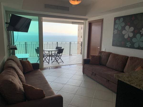 Grand Venetian Tower 1000 19th floor - Image 5