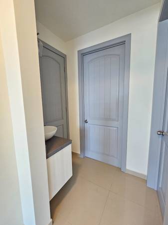 Spacious Apartment for Rent - Image 5