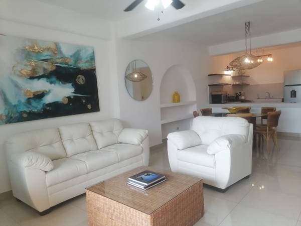 Beautiful Condo In Marina