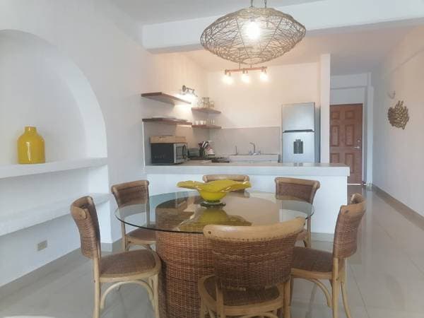 Beautiful Condo In Marina - Image 4