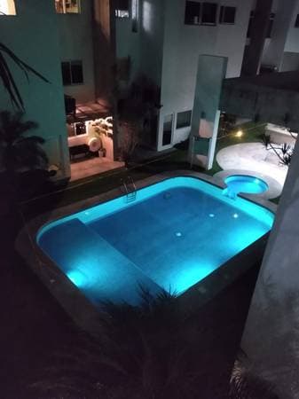 For Sale by Owner-Townhouse Tri-Level with Roof top!