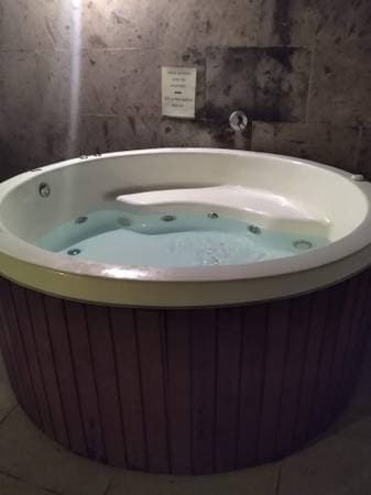 For Sale by Owner-Townhouse Tri-Level with Roof top! - Image 3