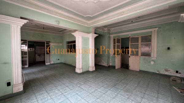 Edificio Cantaritos - Four-apartment building for sale