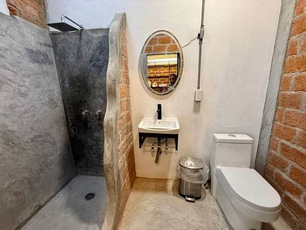 Brand New 1 bed 1 bath - Image 3