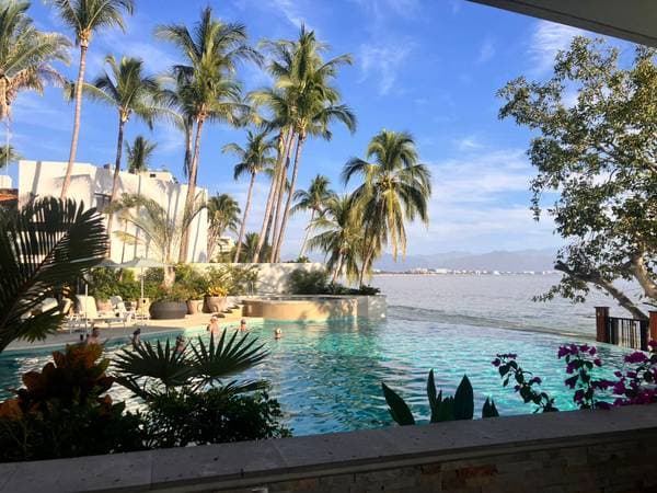 🌊 V Bucerias – Luxury Beachfront Condo 🌴 🛏️ 2 Bedrooms - Image 2