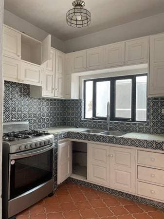 Canal, house for sale. - Image 3