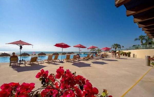 Beachfront Penthouse condo 5 beds vacational short and longterm - Image 2