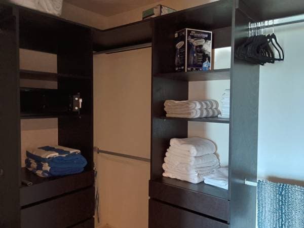 Grand Venetian 2 bed, 2 bath Beachfront condo vacations and short term - Image 5