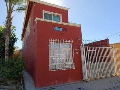 House with 5 bedrooms just minutes from the Otay border crossing