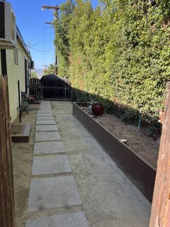 Spacious Room with Private Entrance - Image 4