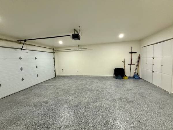 Almost New Immaculate Beach Villa 3 bedroom with 2 car Garage - Image 2