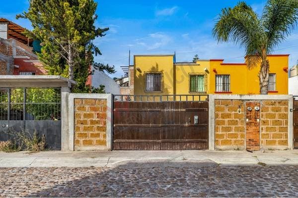 Affordable 3-Bedroom Home for Sale in Bella Vista - Image 2