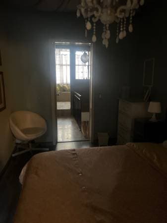 Room with bathroom in house in Roma neighborhood - Image 2