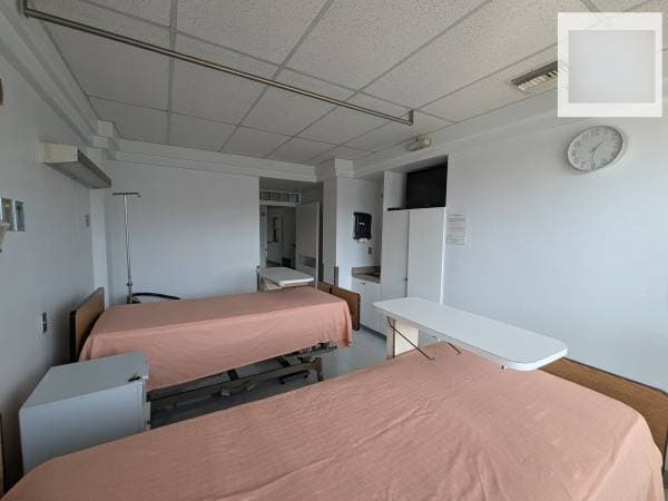 For Sale: Medical Clinic Building with Facilities in Zona Rio - Image 5