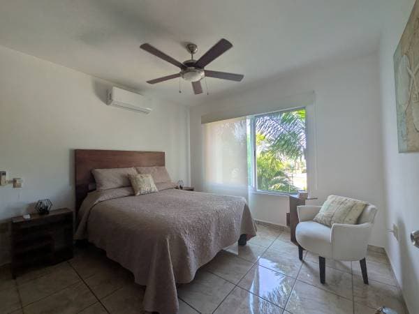 Gated community La Fronda with 15 solar panels - Image 5