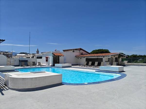 Fully remodeled apartment available now for the season