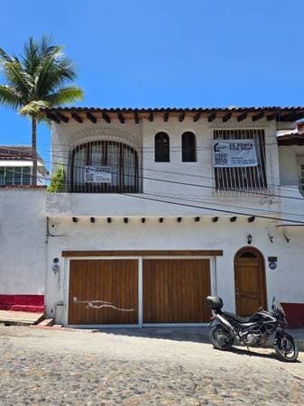 Spacious 4-Bedroom House with Pool and Terrace in Col. 5 de Diciembre
