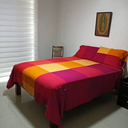 2 beds plus den Apt. for rent inVersalles vacation and short term - Image 3