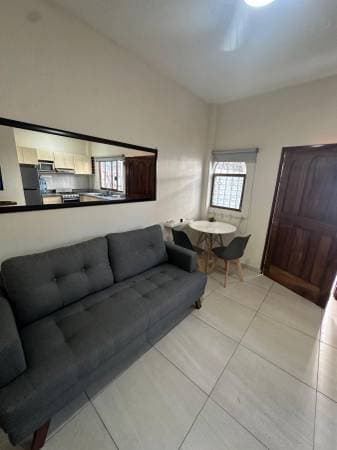 5 de Diciembre 1 bedroom 1 bath for rent long term