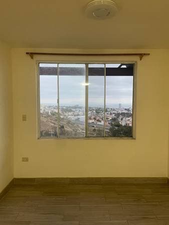 Apt 2 Bedrm 1 Bath / Depto 2 Recs 1 Baño