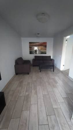 Furnished 1-Bedroom Apartment for Rent in Col Cacho - Image 2