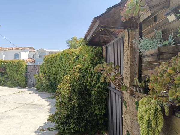 Last Studio Apartment - Image 2