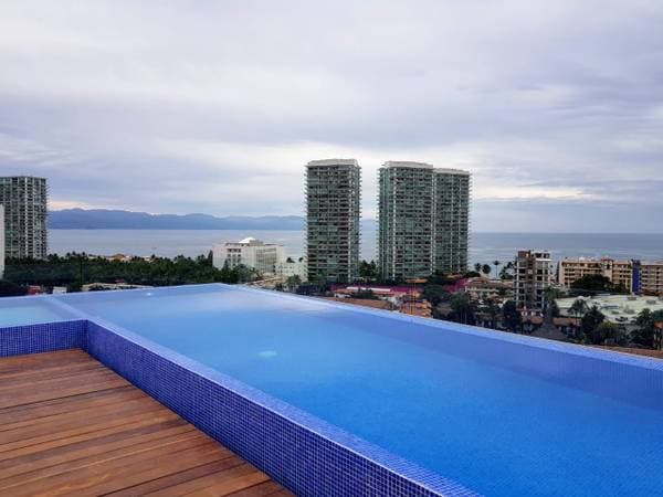 Zoho Skies Tower 1 605