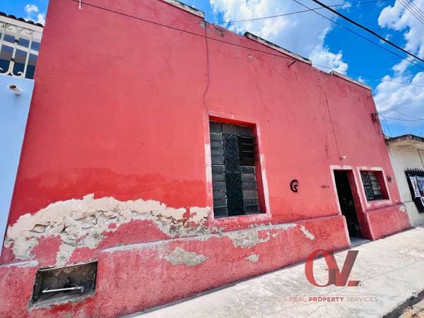 Single-Story Colonial House In Downtown For Renovation $ Pesos