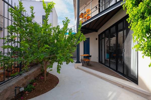 One bedroom Ground level apartment with patio >february 1st - Image 5