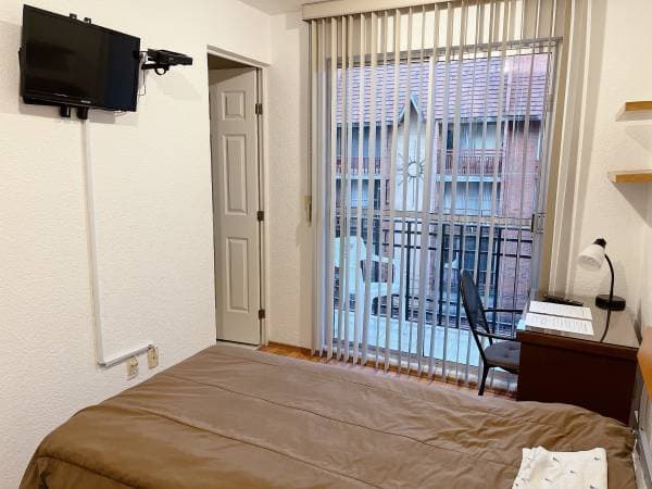 Furnished Room With Balcony And Bathroom, No Deposit Or Contract, Narvarte, Plaz - Image 2