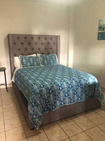 Gated Ocean & Mountain View Flat W/Garage - Image 3