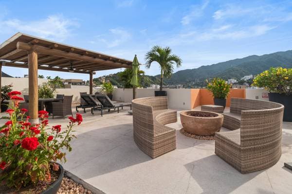 Zona Romantica Gem ! $589,000. USD - Image 4
