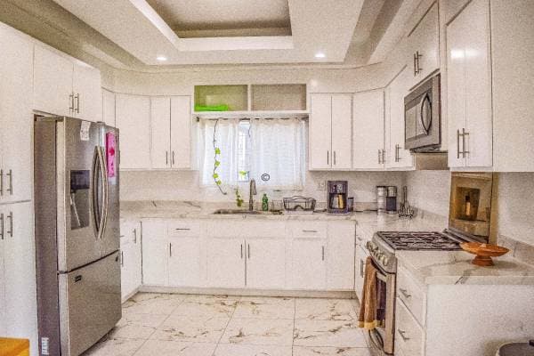 Casa grande con patio ENORME / Big house with HUGE yard - Image 3