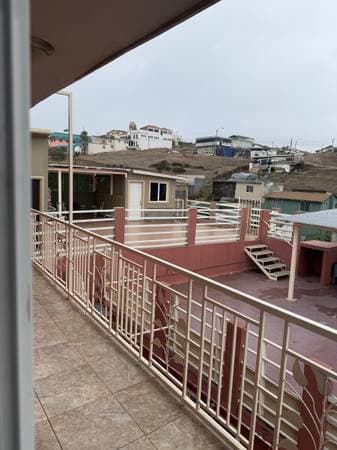 Furnished 1 and 2 bedroom Apartments - Image 4