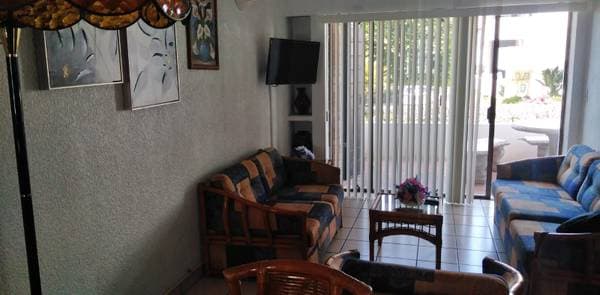 Beautiful Condo for Rent in One of the Best and Most Well-Eq - Image 5