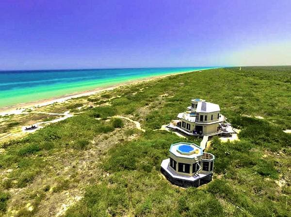 Rio Lagartos Beachfront House with 4 bedrooms, 5 bathrooms, 3+ ha